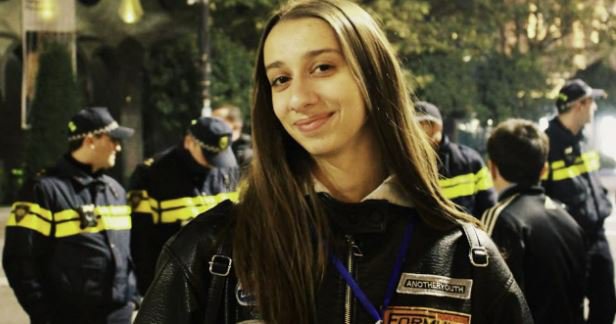 “ტაბულას” ჟურნალისტს შინაგან საქმეთა სამინისტრო “გზის გადაკეტვას” ედავება მაშინ, როდესაც ის პროფესიულ მოვალეობას ასრულებდა