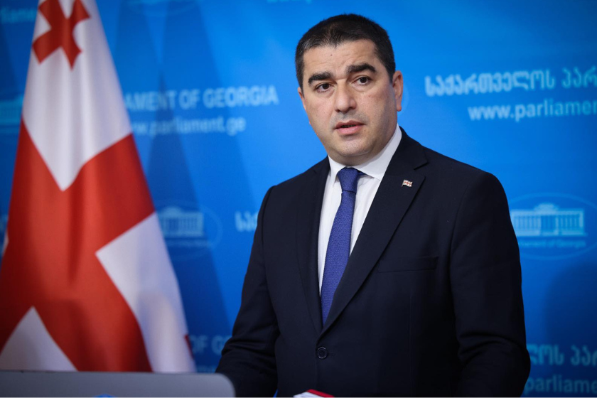 “ქართული ოცნების” პარლამენტის თავმჯდომარე კვლავ თავს ესხმის და რეაგირებით ემუქრება დამოუკიდებელ ონლაინ გამოცემებს 