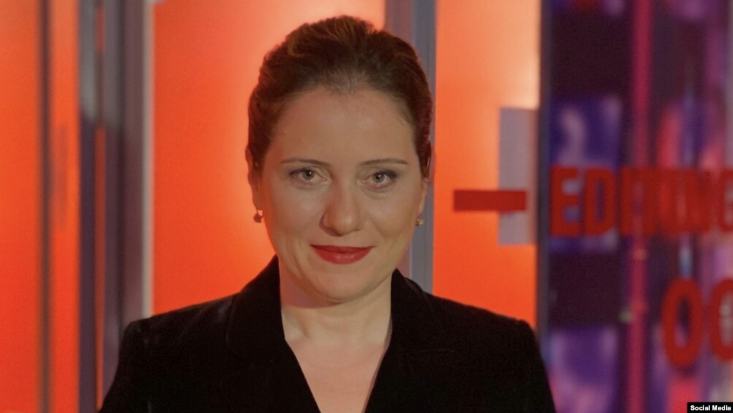 “TV პირველის” ჟურნალისტს მაკა ჩიხლაძეს პარლამენტმა აკრედიტაცია შეუჩერა